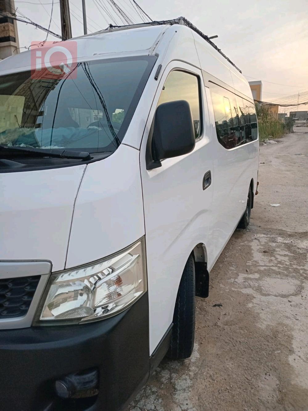 نيسان اورفان